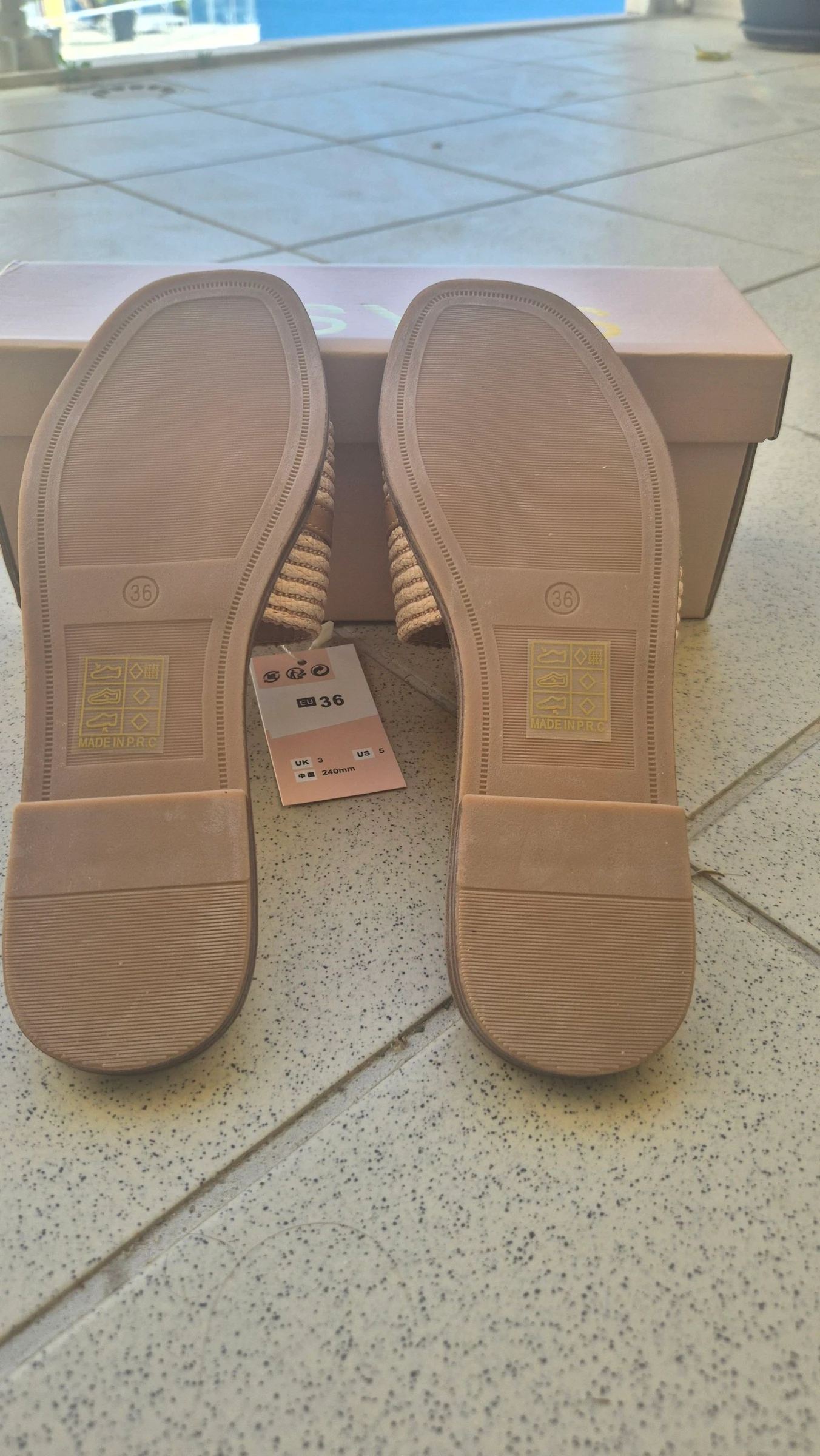 Chinelas Rasas sandalen beige met gouden detail — Maat 36 – photo 4